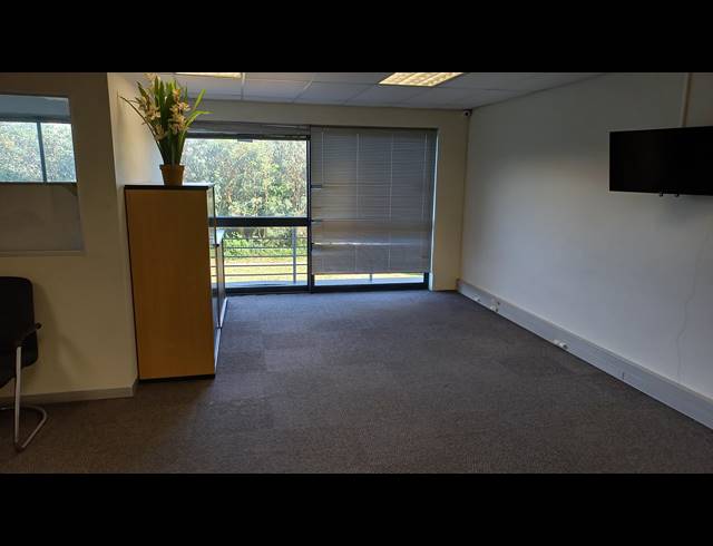 145M² BUSINESS TO LET IN BEREA WEST